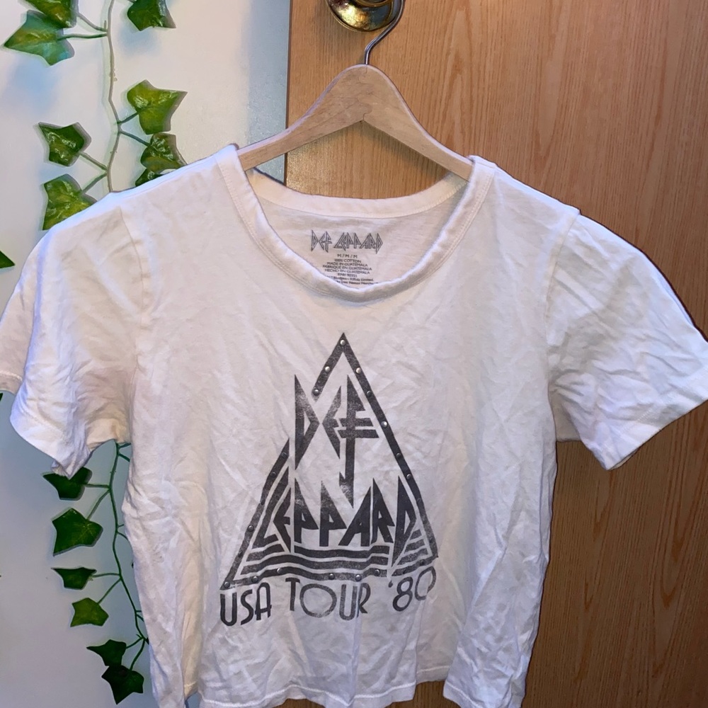 American Eagle tshirt
